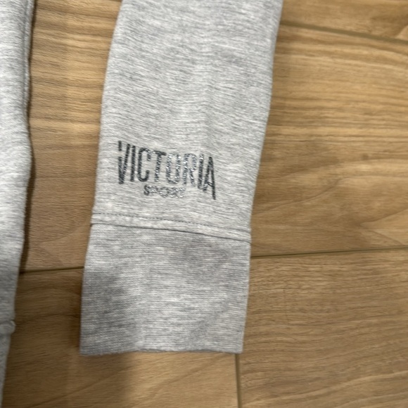 Zip up hoodie - Picture 9 of 10